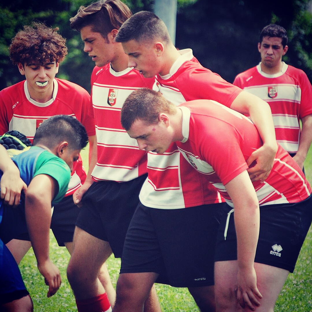 Primo weekend di inizio estate, mare e sole attendono baldi giovani a divertirsi sulle spiagge, ma i ragazzi del Rugby Monza e dei Ticinensis vogliono chiudere in bellezza l