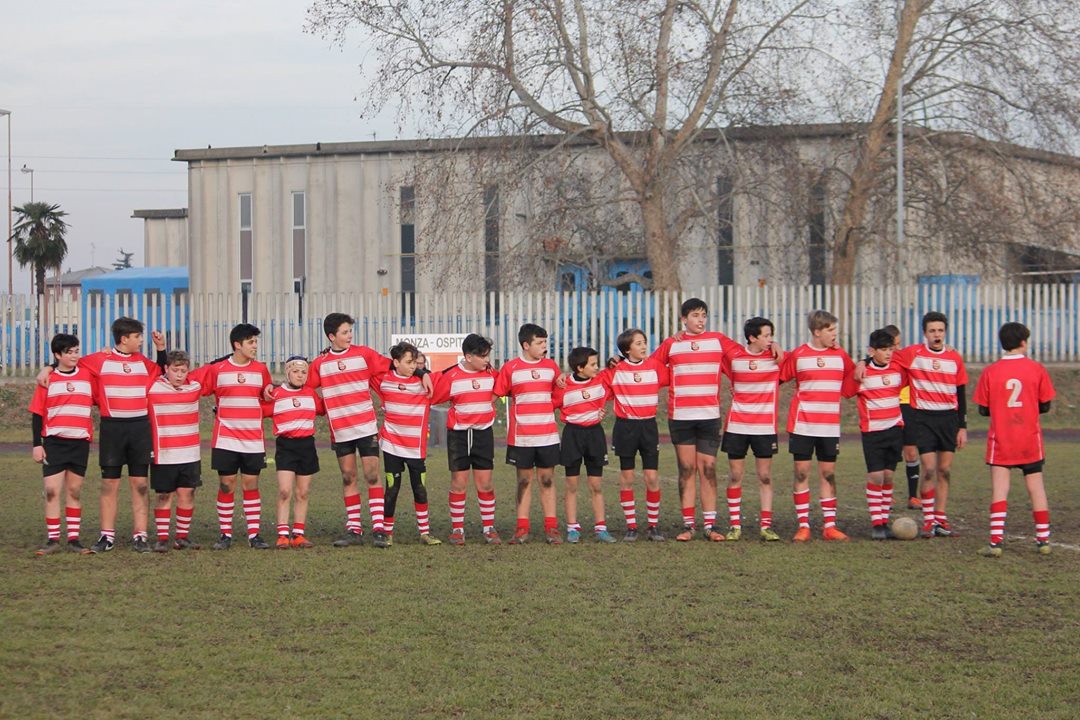 Difficile fare un commento della gara di oggi dei #CrazyBagai, ospiti dei pari età dell’Amatori&Union Milano, squadra non molto fisica ma molto veloce e smaliziata, che gioca un rugby a livello tecnico lineare senza troppi fronzoli, dal canto suo Rugby Monza deve confermare i progressi visti nelle ultime uscite.