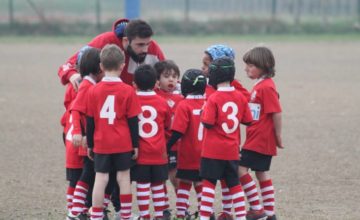 Un cielo grigio ha accolto i nostri #microbagai ospiti del Crema Rugby Club.